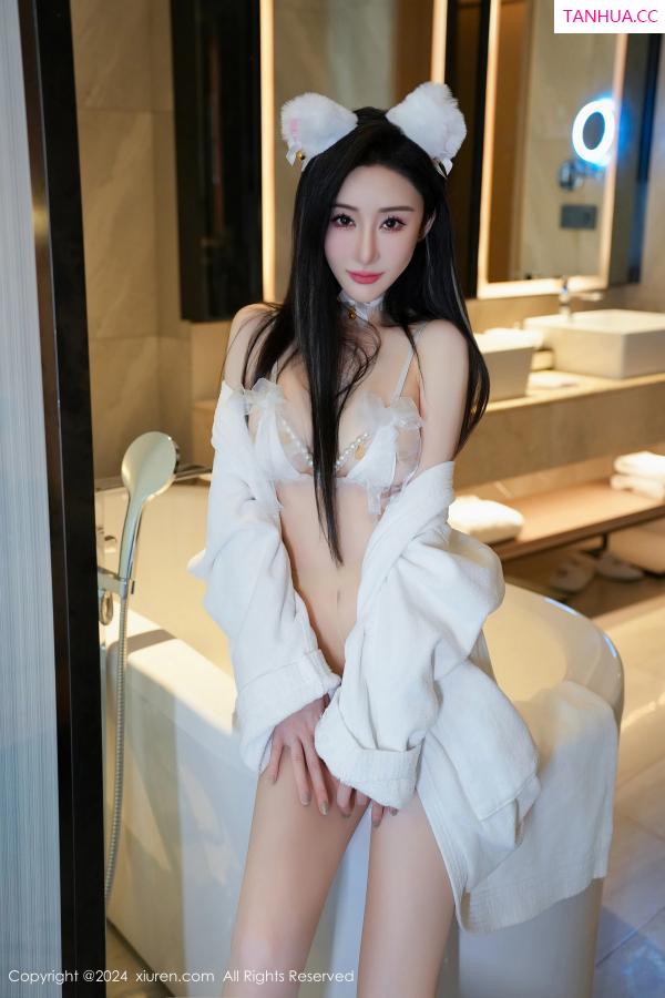   [XiuRen]高清写真图 2024.06.11 No.8679 田兮白 丝袜美腿第84张图片